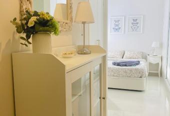 Town Apartment direkt im Zentrum von Denia allows 18 year olds to book a room