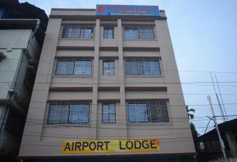 Airport Lodge allows 18 year olds to book a room