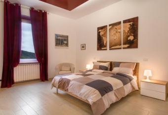 CIVICO 7 - Appartamento moderno e rifinito has Balcony rooms