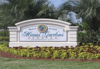 2-Bedroom 1-Bath Duplex Next To Hard Rock Stadium. has Balcony rooms