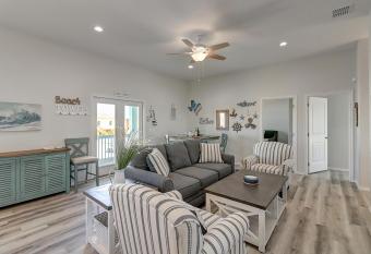 Reel Inn Relax has Balcony rooms