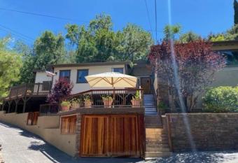 Spacious 3 Bedroom home with hot tub and gym has Balcony rooms