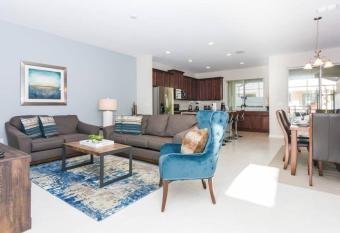 Entire 4 bed 4.5 bath pool home by Disney MUST-SEE has Balcony rooms