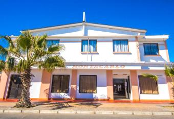 Hotel Montecarlo allows 18 year olds to book a room