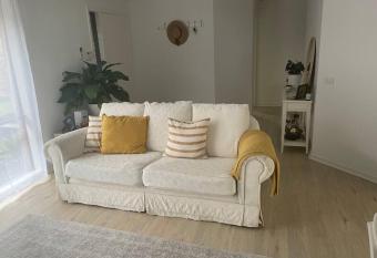 Cheerful 3 bedroom home allows 18 year olds to book a room