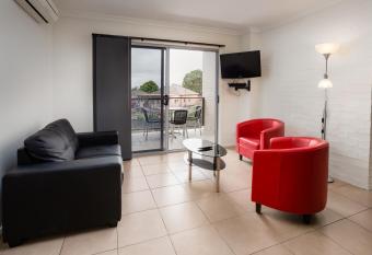 Budget Bluegum Apartments Jesmond has Balcony rooms