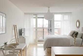 Modern and cozy apartment with Sauna has Balcony rooms