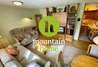 The Mountain Home has Balcony rooms