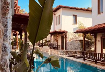 Okapi Suites Otel has Balcony rooms