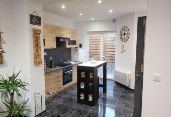 Maison chez fredo has Balcony rooms