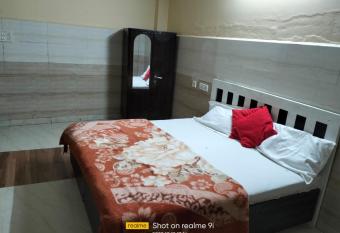 Hotel Annapurna By WB Inn allows 18 year olds to book a room