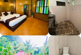 Khaosok Monkey & River Camps has Balcony rooms