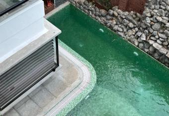 Mermaid Farm House has Smoking/Balcony rooms