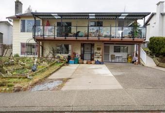 Guest Suite - Private Retreat - J-1 has Balcony rooms