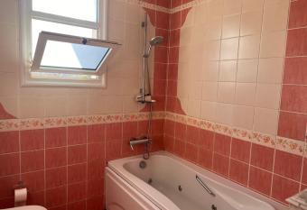 Sunterra allows 18 year olds to book a room