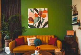 Cozi Uptown Bohemian oasis w/ King Bed and Hammock has Balcony rooms