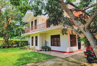 Aurelia Apartment has Balcony rooms