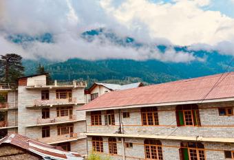 Hotel Solitaire Manali - A Few Steps From Mall Road has Smoking/Balcony rooms