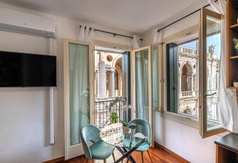 Suite Palladiana, la migliore vista di Vicenza allows 18 year olds to book a room