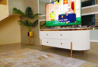 Homestay Syariah in Lowokwaru - ZA Homestay has Balcony rooms