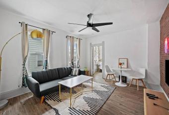 Center of Little Italy #4 has Balcony rooms