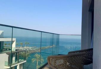Ocean Mountain View Apartment at The Address Fujairah has Balcony rooms