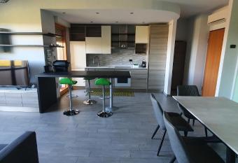 Appartamento Ossona allows 18 year olds to book a room