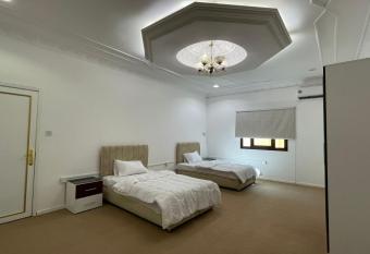 Luxury Villa Al Rayyan has Balcony rooms