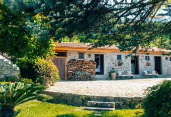 The Quixote House allows 18 year olds to book a room