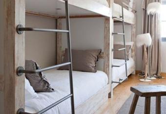 Masallah Hostel allows 18 year olds to book a room