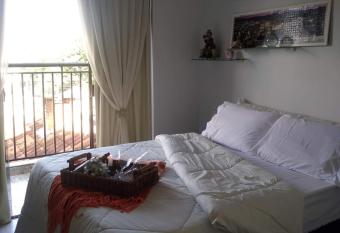 APTO Maison Class - 3 quartos pr  ximo ao shopping has Balcony rooms