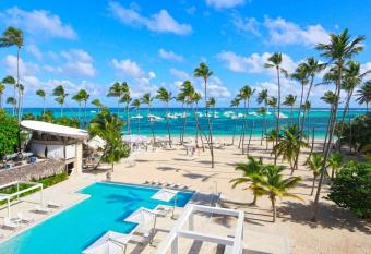 Playa Coral Condo in Paradise F22 allows 18 year olds to book a room