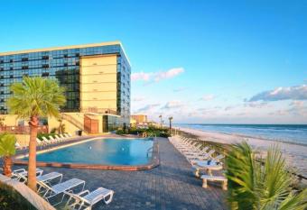 Beach Studio Perfect for Romantic Weekend Getaway allows 18 year olds to book a room