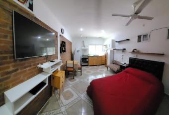 Rowina Inn 1 allows 18 year olds to book a room