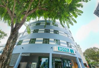 Hotel 81 Lavender allows 18 year olds to book a room