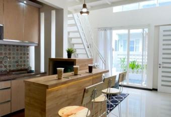 Villa Tiga Dara Batu has Balcony rooms