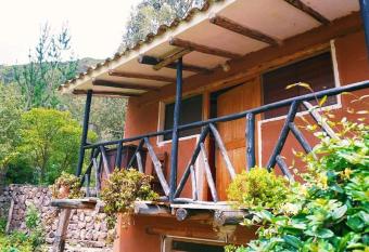 Capac Wayna - valle sagrado allows 18 year olds to book a room