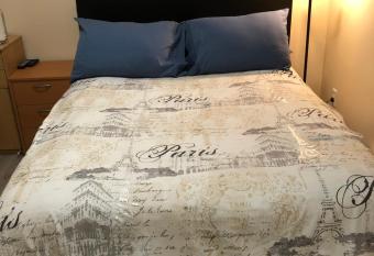 Double bed Room with separate entrance & shower allows 18 year olds to book a room