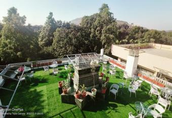 Heterosis allows 18 year olds to book a room