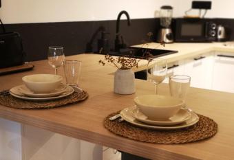 Oasis de 42 m2 I Cosy I C  ur de ville I Lit 160x200 allows 18 year olds to book a room