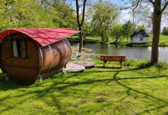 Schlummerfass allows 18 year olds to book a room