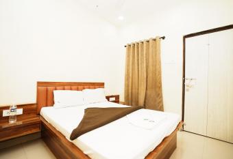 Hotel Metro Palace allows 18 year olds to book a room