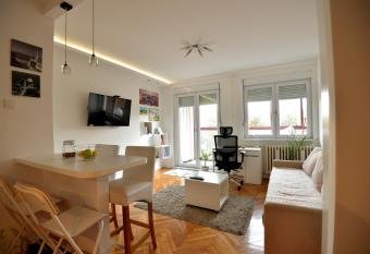 Minja Apartment has Balcony rooms