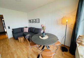 Apartment Waterkant am Deich mit Pool f  r 2-4 Personen allows 18 year olds to book a room