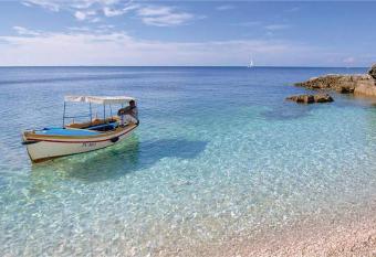 Villa Lima has Balcony rooms