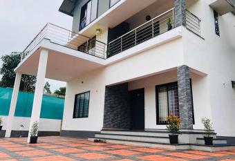 Heaven Airport Homestay has Balcony rooms