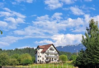Casa de Vacanta has Balcony rooms