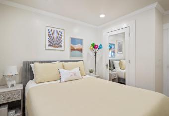 @ Marbella Lane - 3BR Home w/sweeping ocean views! has rooms with a private hot tub