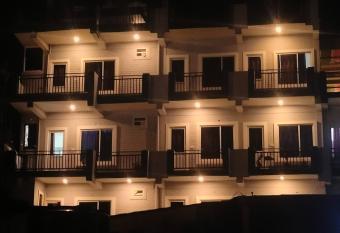 Chandra Palace has Balcony rooms