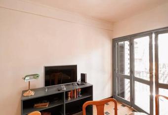 Mendoza Vintage has Balcony rooms